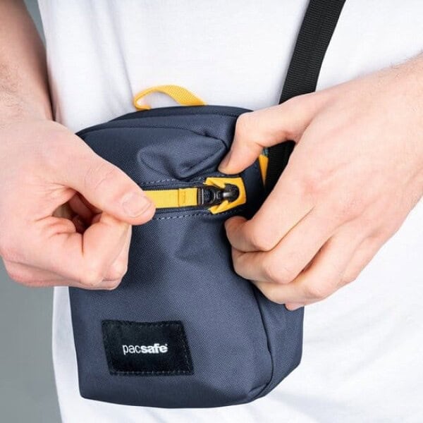 PACSAFE Go Micro Crossbody | Mint - Afbeelding 4